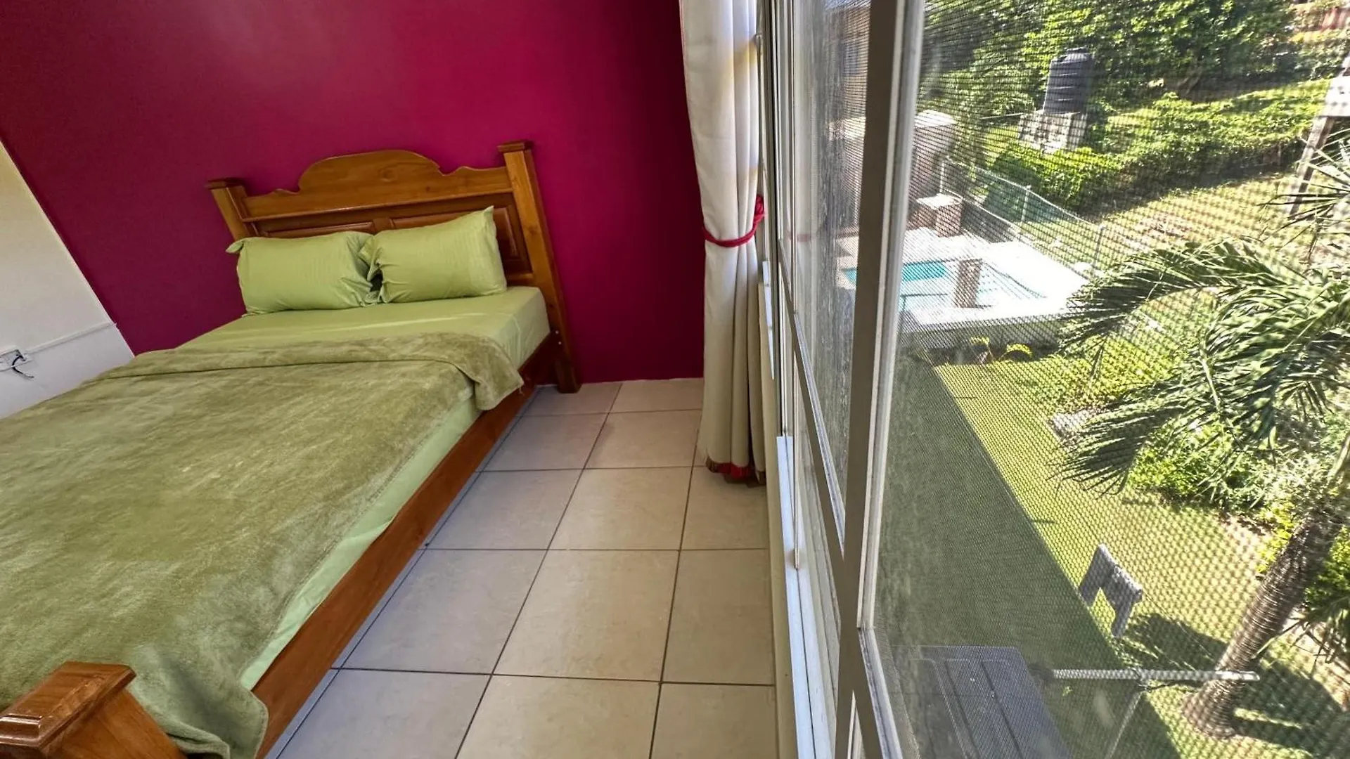 Lambeau Cozy One Bedroom Apartment
